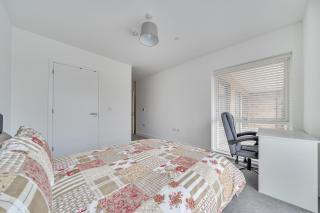 Peaceful and stylish apartment near Cambridge with parking - 4