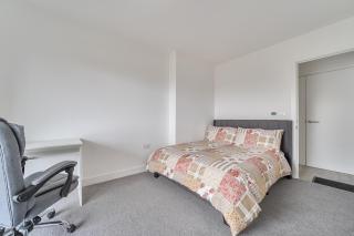 Peaceful and stylish apartment near Cambridge with parking - 6