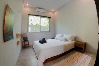 3-BR Villa with Spacious Garden in Kuta - 8