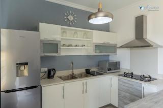 Comfy Apartment close to Shore - 3