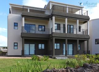 Comfy Apartment close to Shore - 1