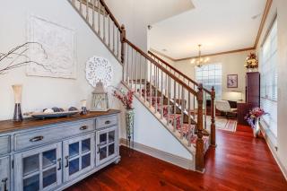 King Suite House with Pool & BBQ - 1