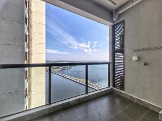 R&F Princess Cove 2BR Sea View JB-SG CIQ Modern - 1