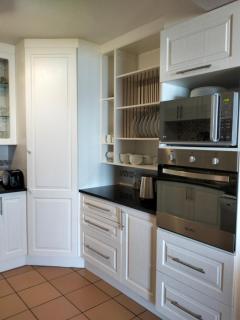 Blue Water Bay Holiday Apartment - 3