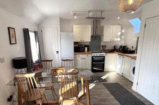 Smiddy Cottage - 2