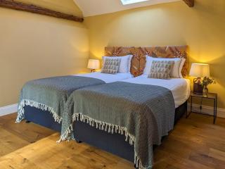 The Stables - Uk50804 - 5