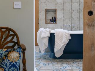 The Stables - Uk50804 - 4