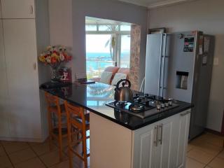 Blue Water Bay Holiday Apartment - 2