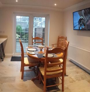 Smitten House 4 Bedroom RHYL - 1