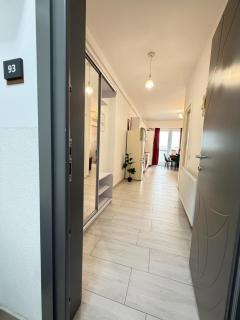 Lazar Tower Apartments with 2 Bedroom and Parking near Palas - 7