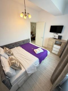 Lazar Tower Apartments with 2 Bedroom and Parking near Palas - 1