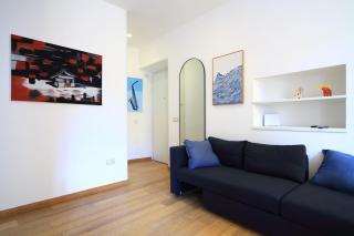 Malta House in the center - 7