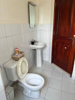 Elegant and Modern Homes, 2BR unit in a secure estate near the golf course - 9