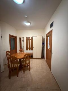 Spacious studio sleeps 4 in Flora main building 706A - 4