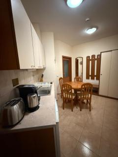 Spacious studio sleeps 4 in Flora main building 706A - 8
