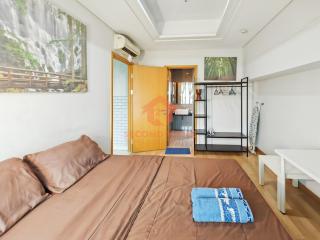 Strategic 2BR Capitol Apt Pool, Gym, Wi-Fi - 2