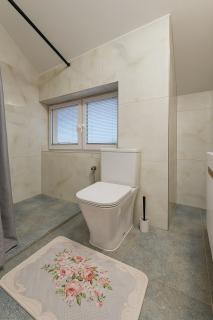 KindStay Suite w Free Parking near Prague Airport - 2