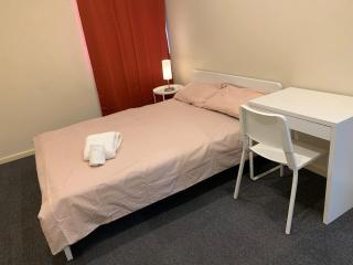 Chadstone Holiday W6 Villa - 5