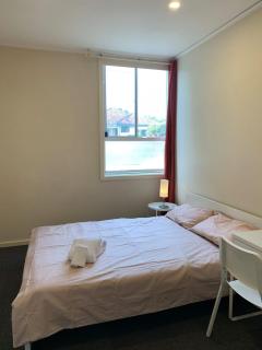 Chadstone Holiday W6 Villa - 4