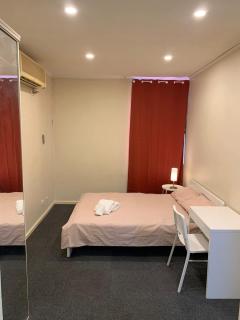 Chadstone Holiday W6 Villa - 3