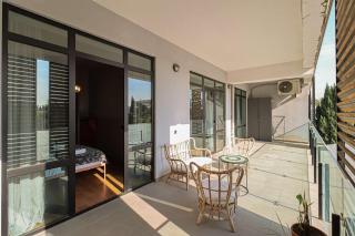 Wehost Apartment - On-site Pool & Gym - Not Included - 2