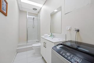 Chadstone Holiday W2 Villa - 5