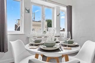 Stylish 2-Bed Retreat Near Twickenham Stadium - 1