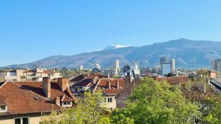 Bright 1-BDRM Flat - Stunning View - Sofia Center - 2