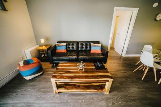 The Spot - Luxurious 3-Bedroom Apartment in the Heart of Winnipeg - 1