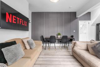 4-Bed Manchester House Near City Centre - 7