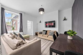 4-Bed Manchester House Near City Centre - 0