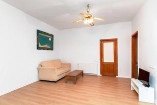 Cozy 2BR Apt in Sololaki Tbilisi - By Wehost - 5