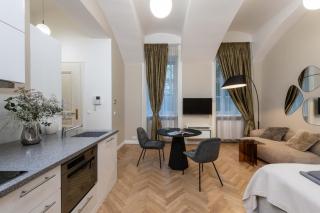 Upscale apartment in prime location near all sights - 5