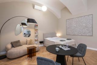 Upscale apartment in prime location near all sights - 7