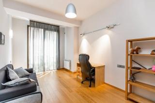 Wehost Spacious place near Rustaveli - 6