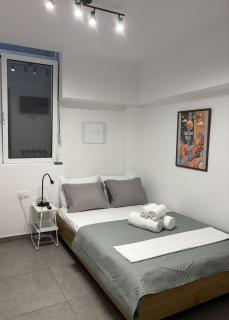 TINY STUDIOS Under the Akropolis -2- - 4