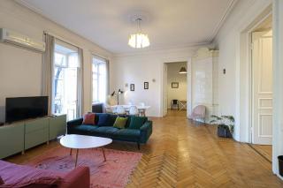 City Center 2BR Apt with 3 Balconies - By Wehost - 9