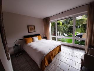 Bright apartment with balcony and garden - 5