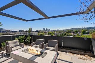 Amusing APT in NW Portland - 7