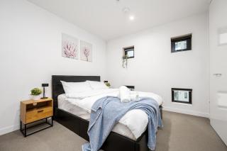 Southbank 2BR Apartment Steps from Crown Casino - 5
