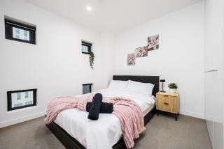 Southbank 2BR Apartment Steps from Crown Casino - 3
