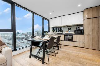 Southbank 2BR Apartment Steps from Crown Casino - 8