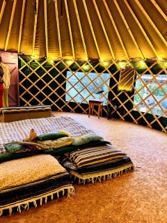A Magical Cosy Garden Yurt - 8