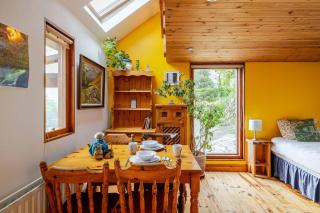 Serene Bantry Bay Cabin Retreat - 1