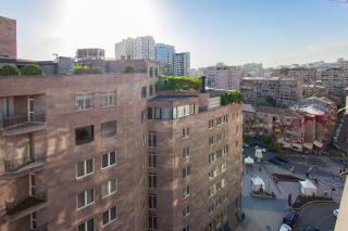 Northern Avenue, 1 bedroom Modern, New Euro Renovated apartment HH399 - 1