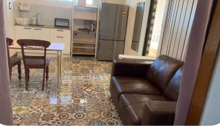 Mains Rd 带厨房卫浴泳池附属公寓M4 - 0