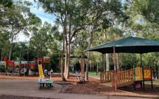 Mains Rd 带厨房卫浴泳池附属公寓M4 - 9