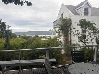 Hillside Homestead - Rustic Farm Style Stay! - 8