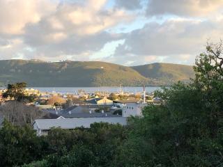 Hillside Homestead - Rustic Farm Style Stay! - 9