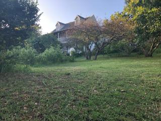 Hillside Homestead - Rustic Farm Style Stay! - 5